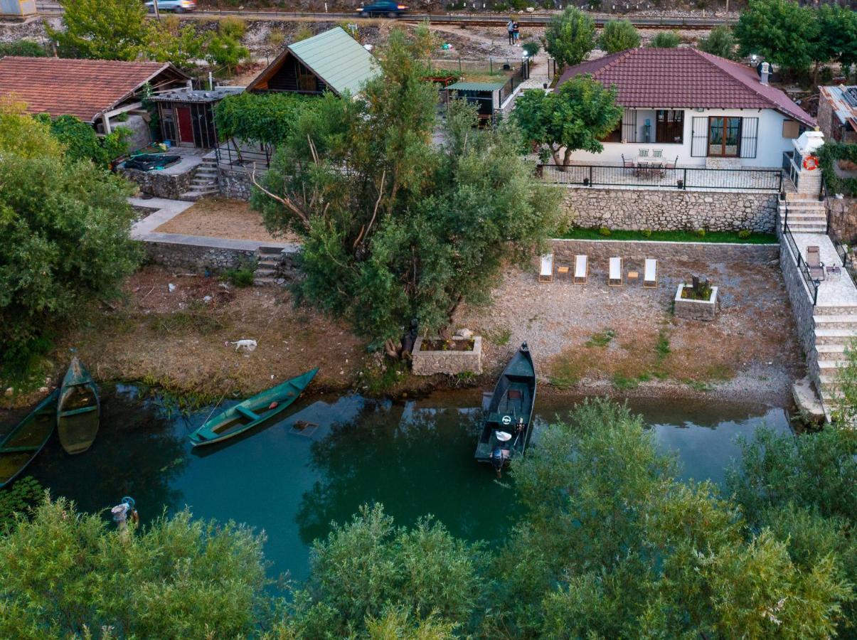 Luxury House Lotos Apartment Golubovci ภายนอก รูปภาพ