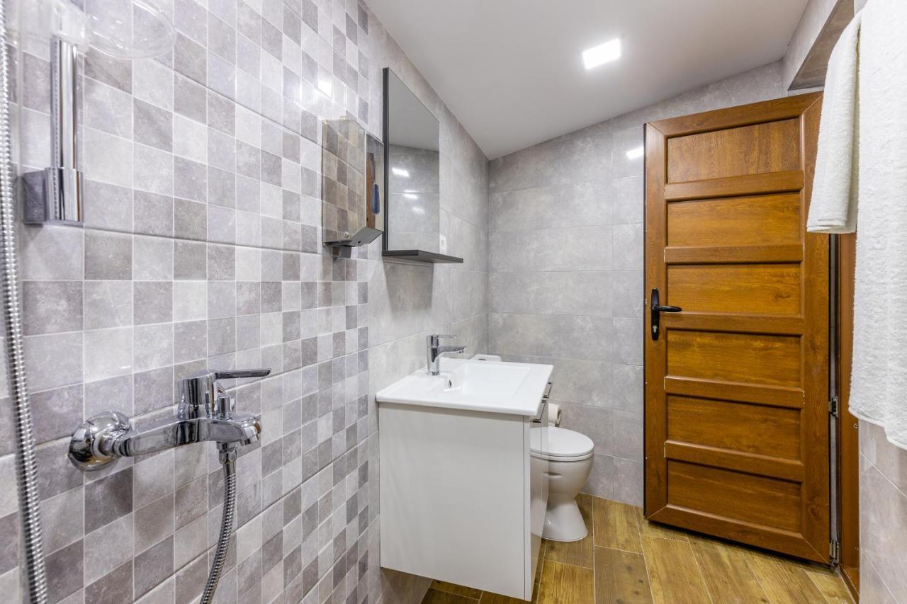 Luxury House Lotos Apartment Golubovci ภายนอก รูปภาพ