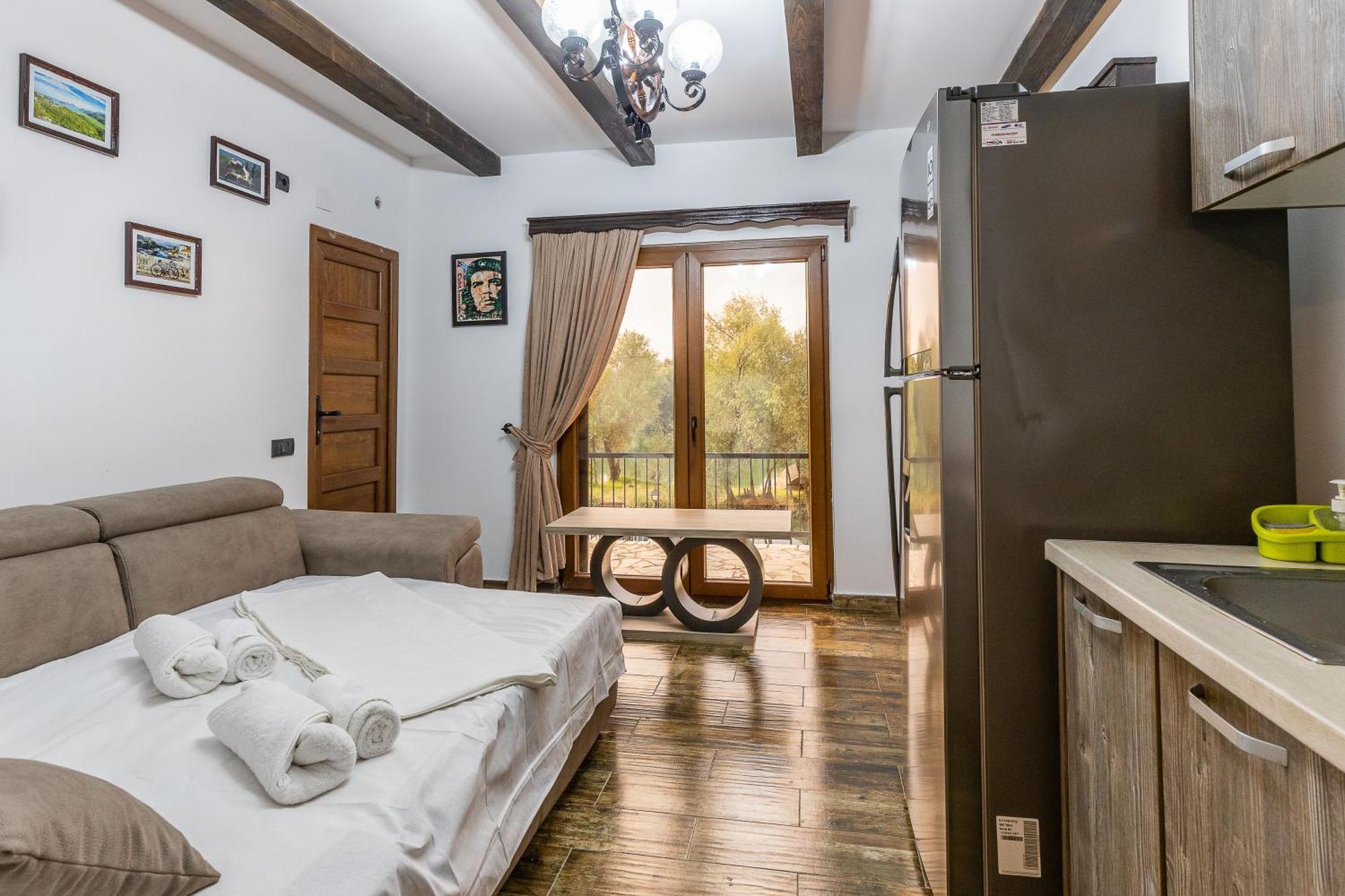 Luxury House Lotos Apartment Golubovci ภายนอก รูปภาพ