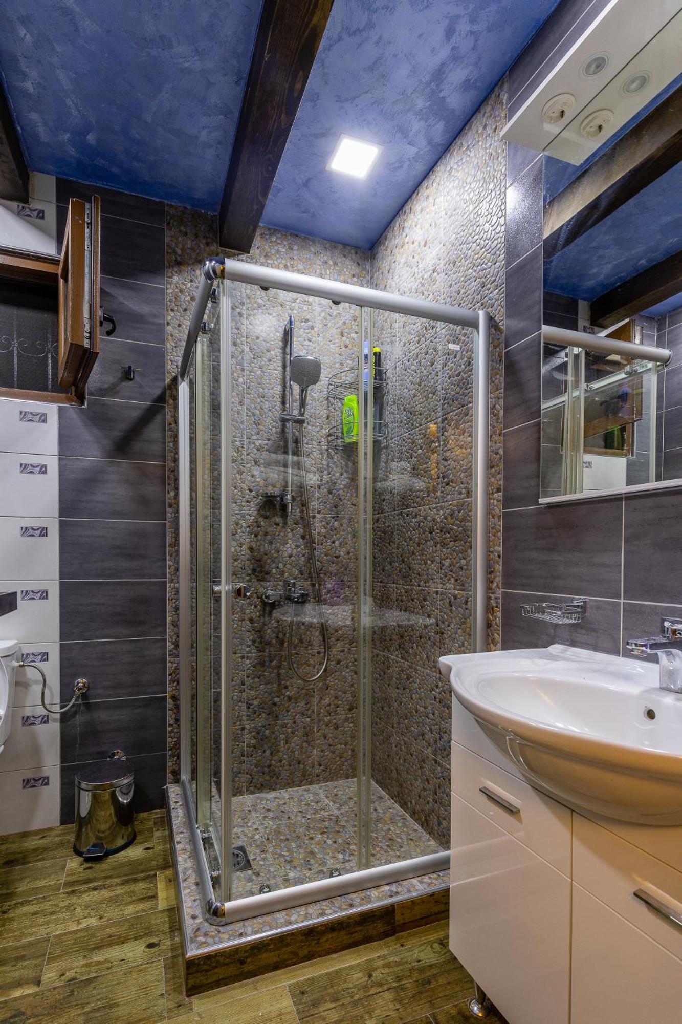 Luxury House Lotos Apartment Golubovci ภายนอก รูปภาพ
